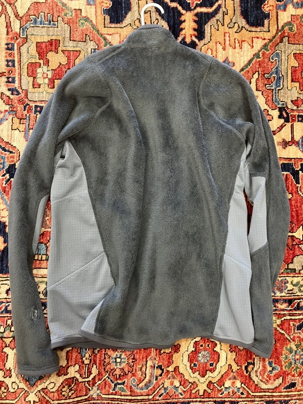 NEW Men's Patagonia R2 Polartec Thermal Pro Fleece - LARGE - Grey